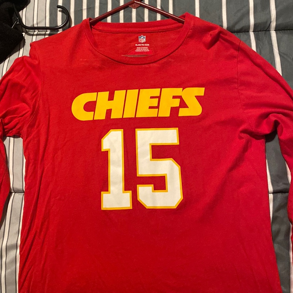 Youth XL Patrick Mahomes long sleeve tee